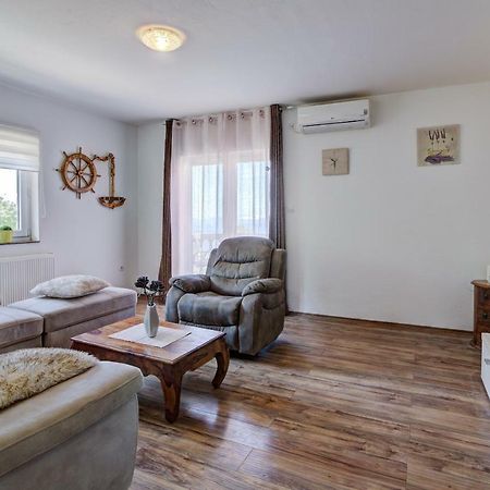 Apartment Senia Senj  Buitenkant foto
